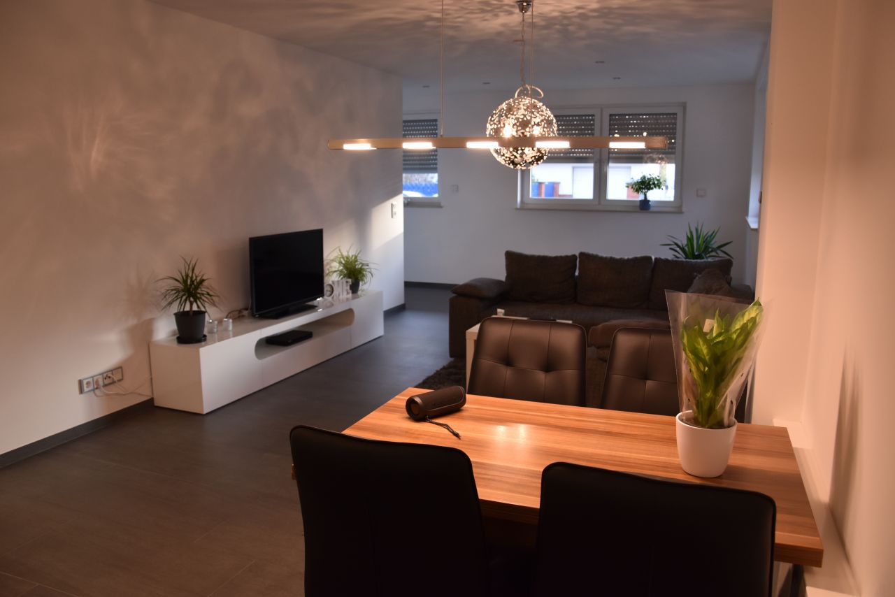 * VERKAUFT *Hochwertig Renovierte * 2-Familienhaus