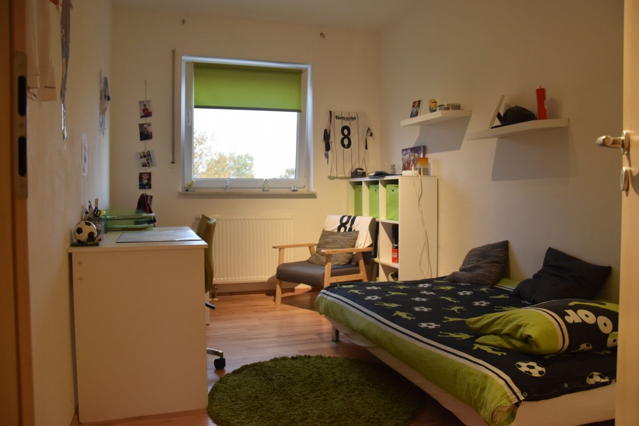 Neuwertig - Moderne Reihenhaus zum Top - Preis !