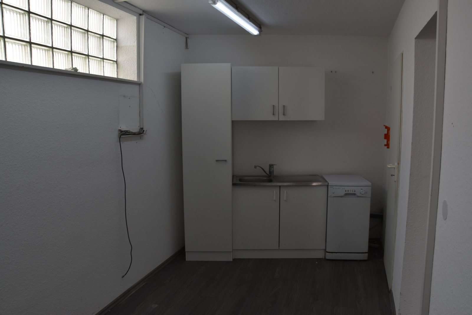  Geräumige Einzelhandel Verkaufsfläche, Zentrale Lage..