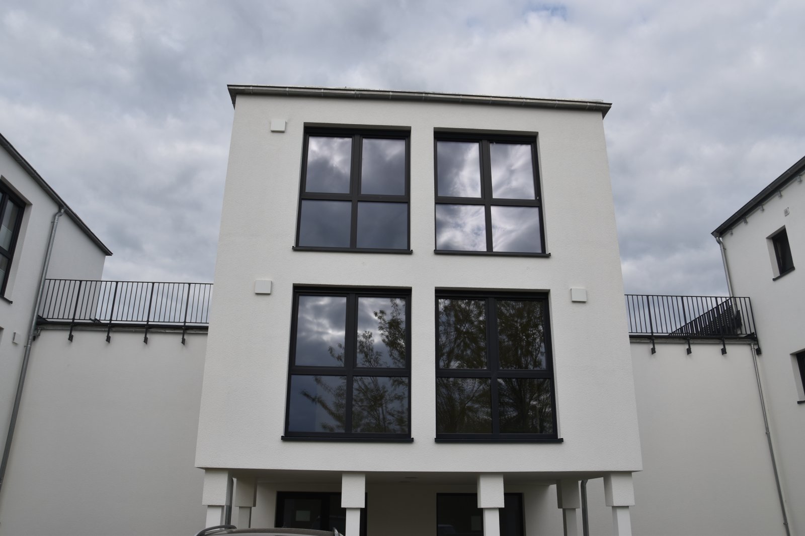 VERMIETET ! Top Moderne Maisonettenwohnung mit großer Sonnenterrasse , ab sofort verfügbar ! - Neubau Erstbezug.