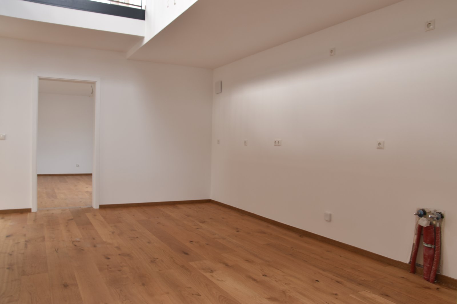 VERMIETET ! Top Moderne Maisonettenwohnung mit großer Sonnenterrasse , ab sofort verfügbar ! - Neubau Erstbezug.