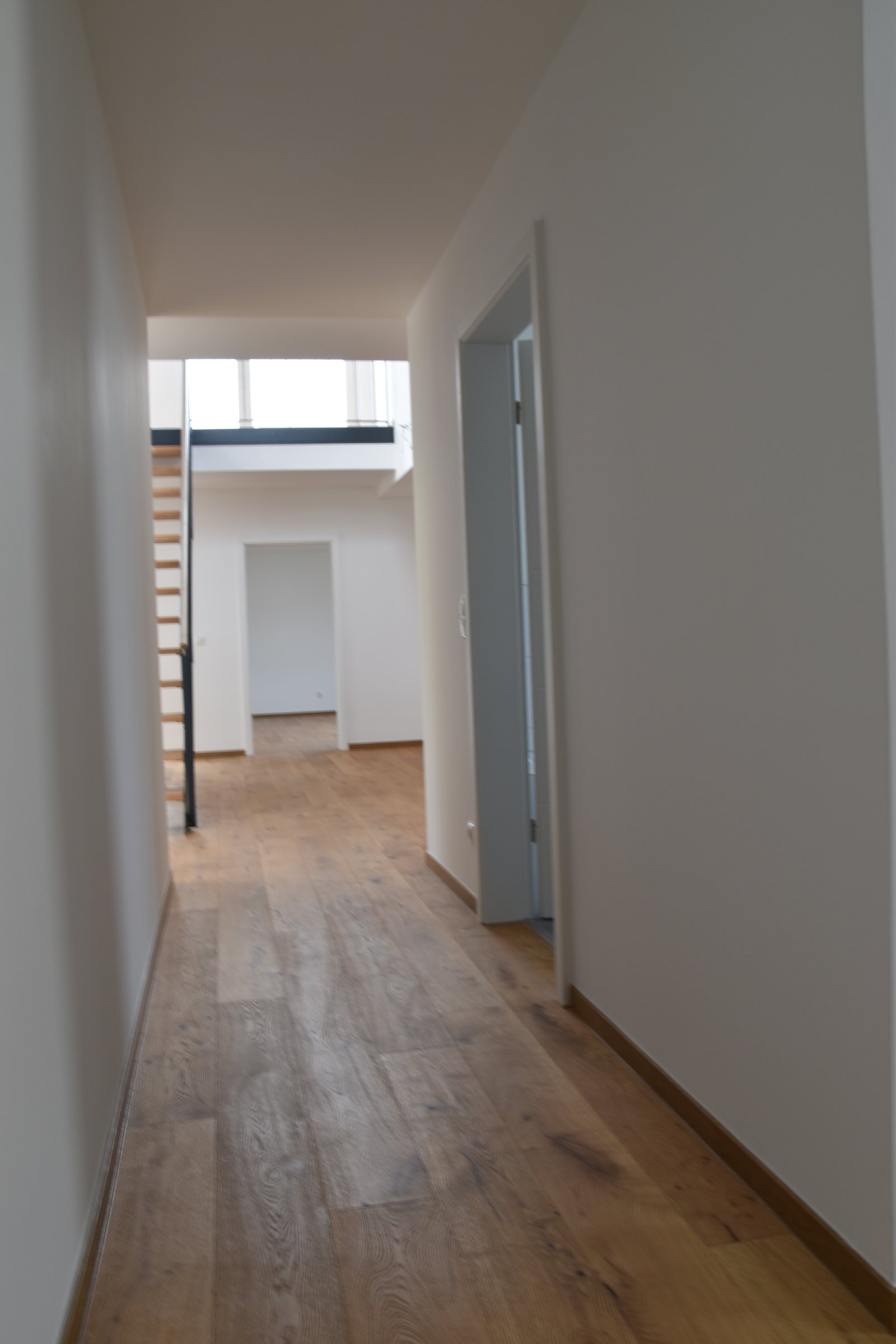 VERMIETET ! Top Moderne Maisonettenwohnung mit großer Sonnenterrasse , ab sofort verfügbar ! - Neubau Erstbezug.
