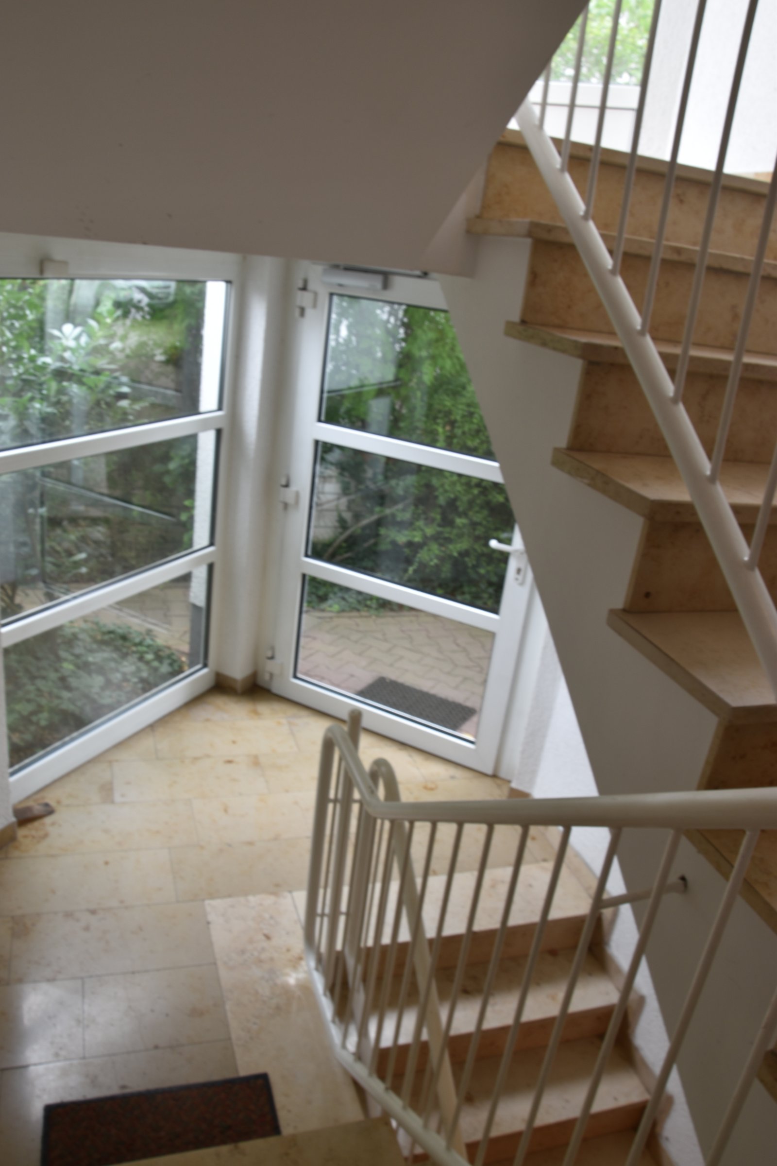 Top Moderne 4-Zimmer Studio Dachgeschosswohnung.