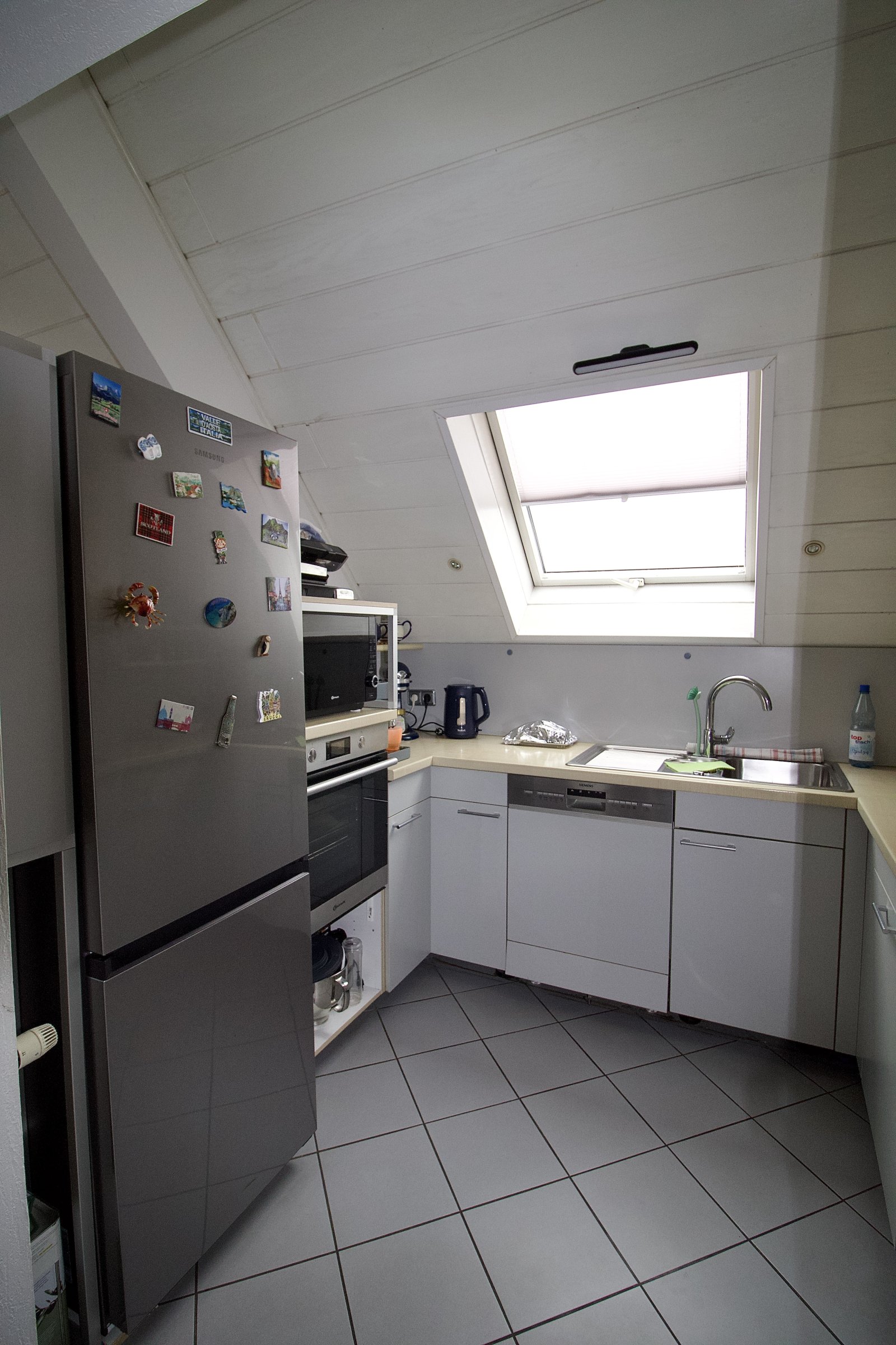 Top Moderne 4-Zimmer Studio Dachgeschosswohnung.