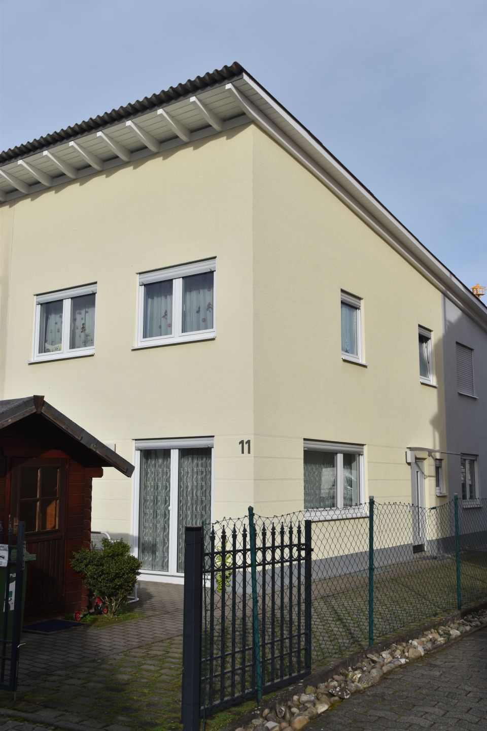 ## Hausansicht - Kfz Stellplatz ## ## Hausansicht - Kfz Stellplatz ##