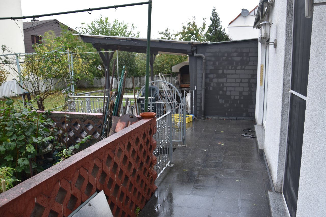 WEITLÄUFIGE TERRASSE WEITLÄUFIGE TERRASSE