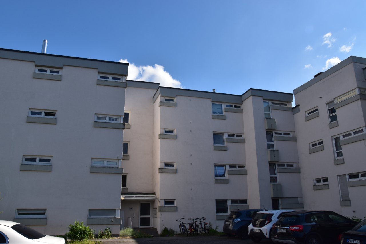 Hausansicht - Hauseingangsbereich Hausansicht - Hauseingangsbereich