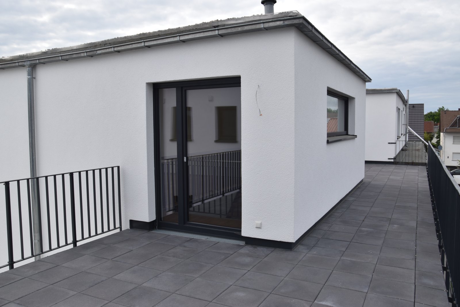 Großflächige Terrassenfläche 2