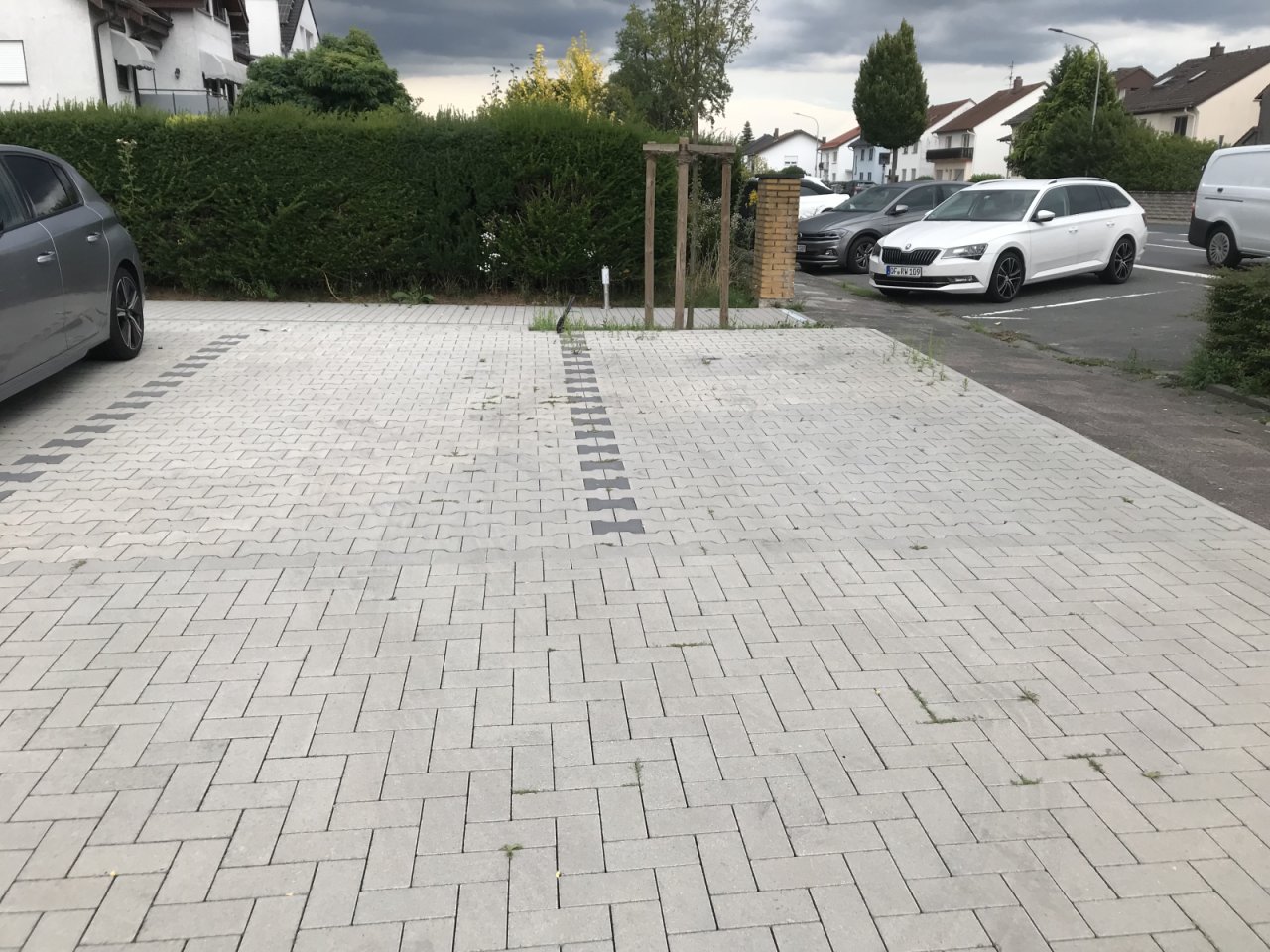 2x Kfz-Stellplätze 2x Kfz-Stellplätze
