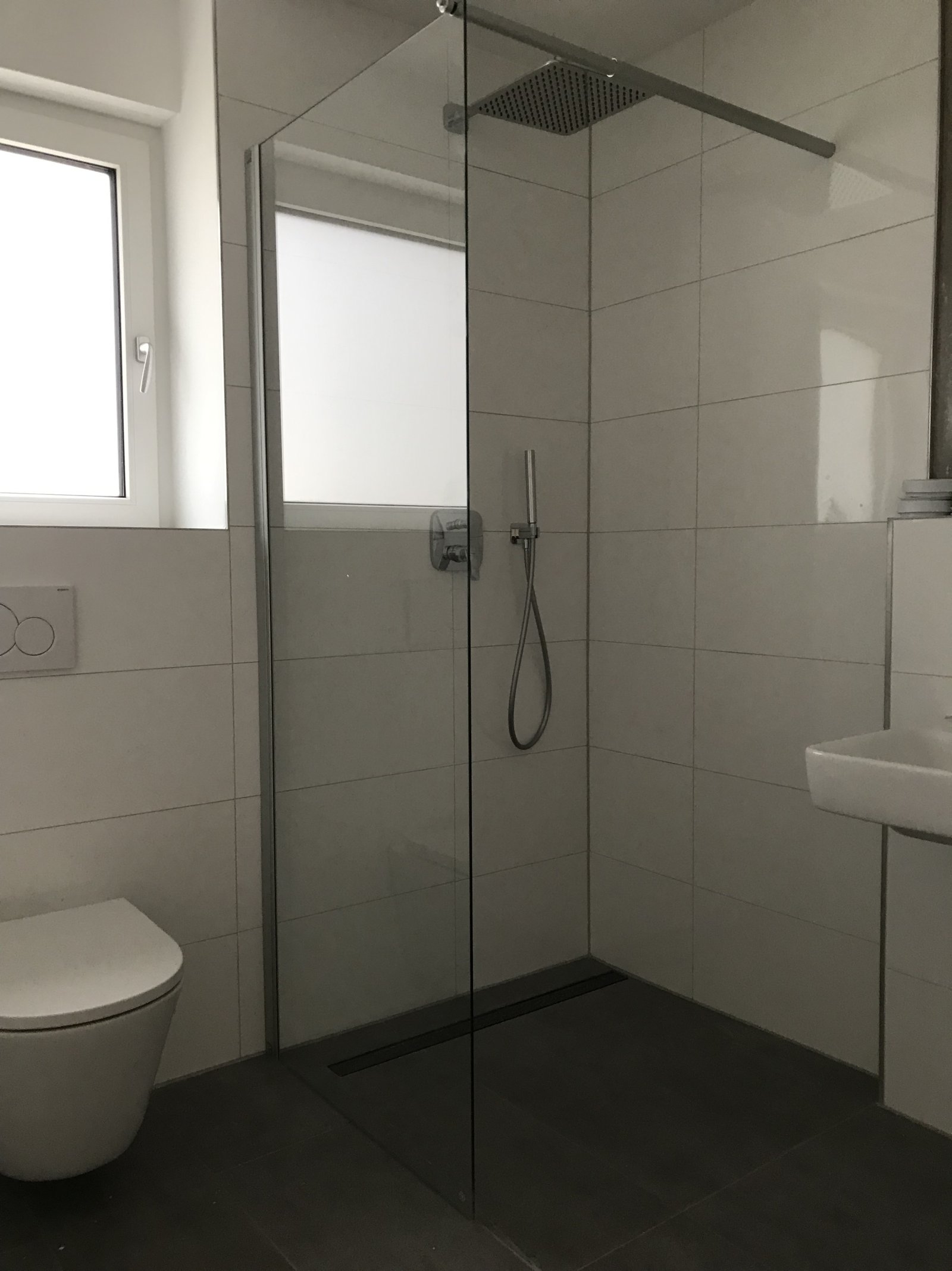 UG Masterbad mit Regendusche UG Masterbad mit Regendusche