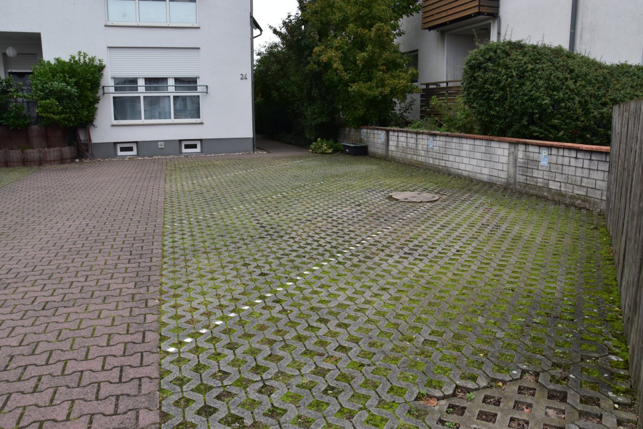 Kfz-Stellplätze 