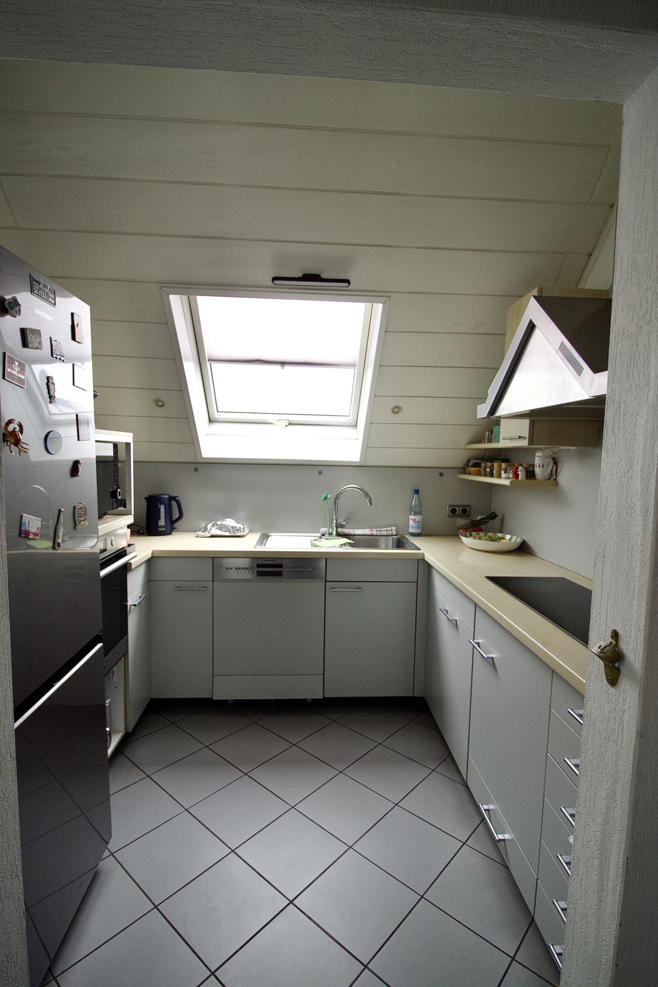 Küchenbereich mit EBK ohne Kühlschrank Küchenbereich mit EBK ohne Kühlschrank