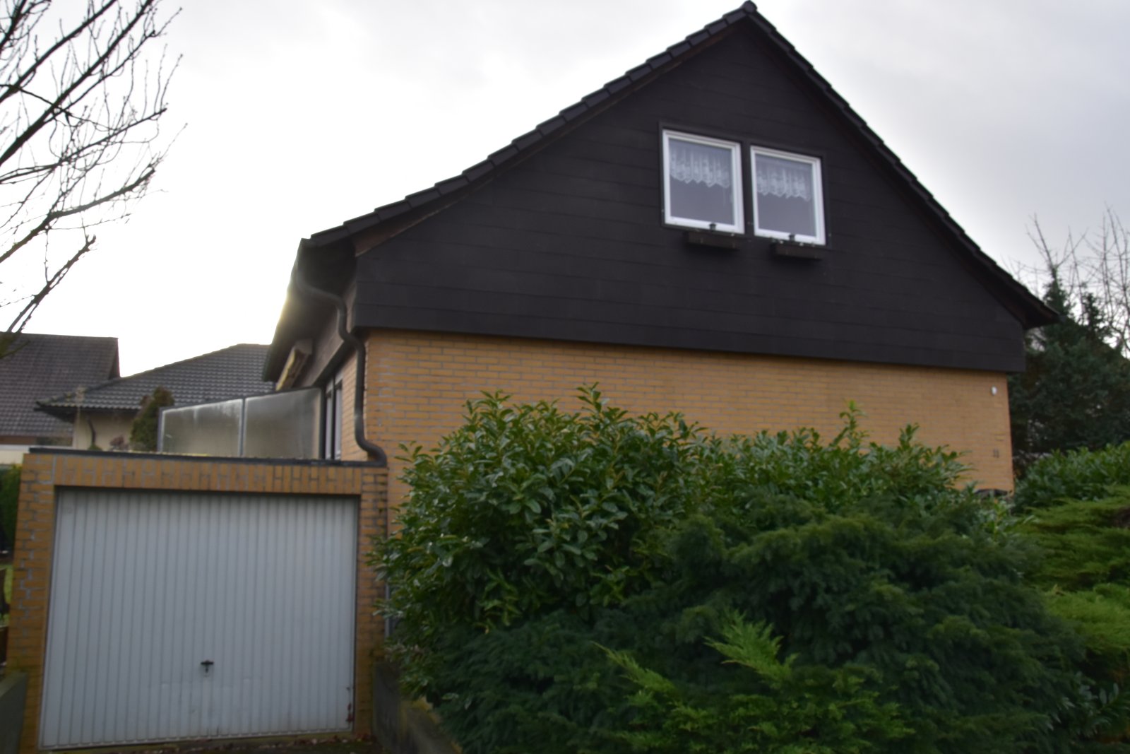 Haus mit Garage Haus mit Garage