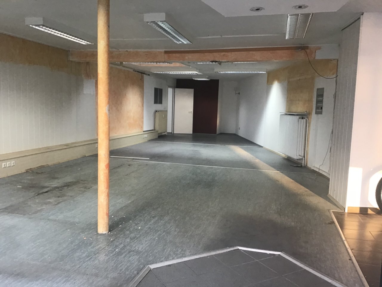 Große, Geräumige Verkaufsfläche - Gewerbefläche